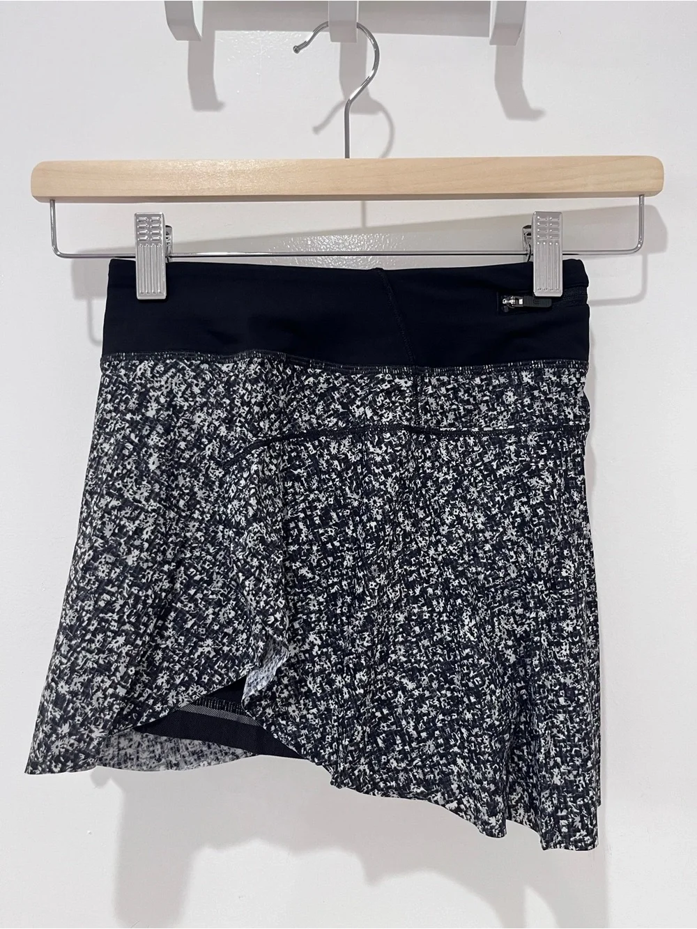 lululemon Quick Pace Skirt 13”
